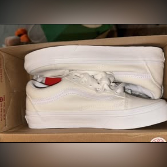 Vans - Picture 1 of 1